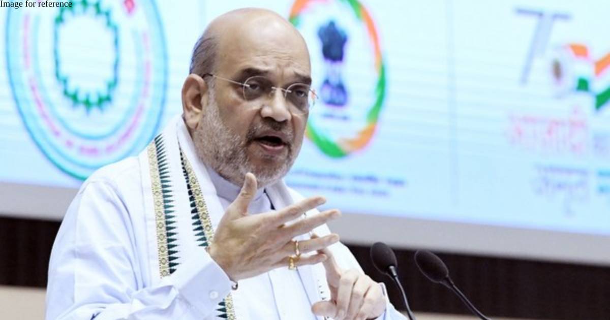 Official language Hindi unites nation in thread of unity: Shah